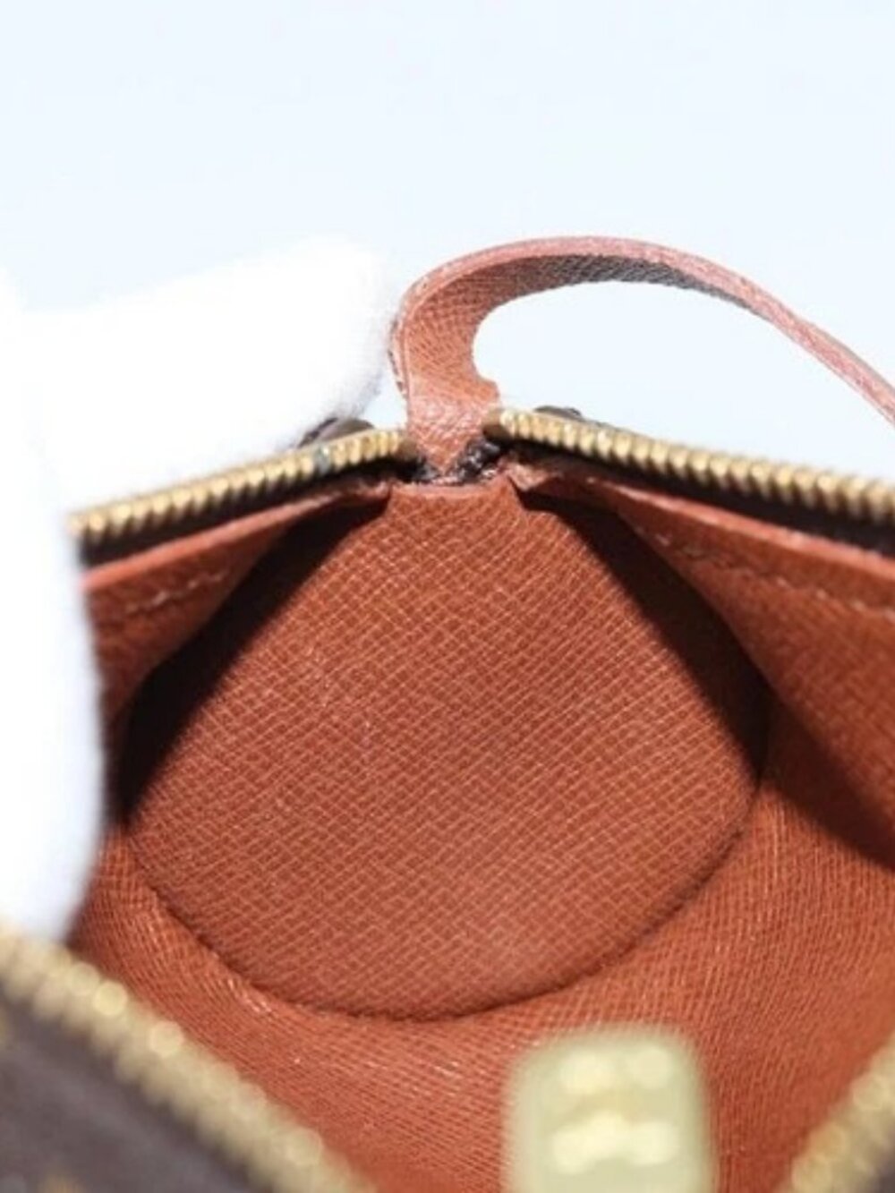 LOUIS VUITTON Monogram Papillon Pouch LV Auth 173144 - Picture 14 of 16